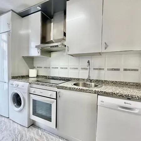 Vivienda Con Parking Incluido - Zona Dyck Apartment